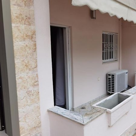 Comfy Apartment With Low Ceiling Attic Atene Esterno foto