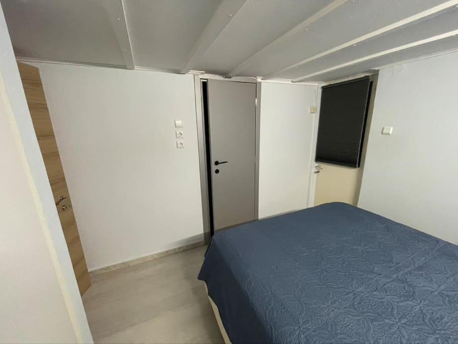Comfy Apartment With Low Ceiling Attic Atene Esterno foto