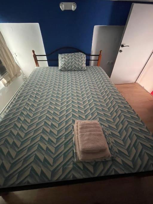 Comfy Apartment With Low Ceiling Attic Atene Esterno foto