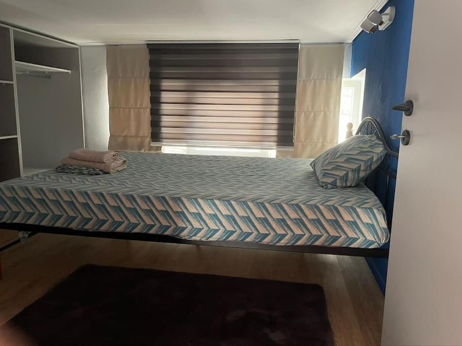 Comfy Apartment With Low Ceiling Attic Atene Esterno foto
