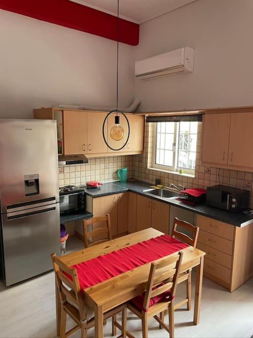 Comfy Apartment With Low Ceiling Attic Atene Esterno foto