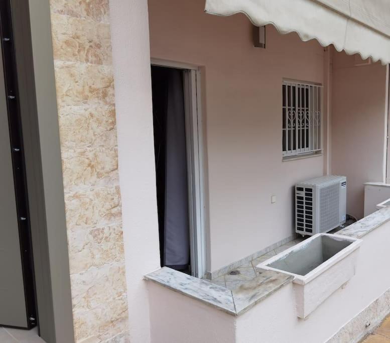 Comfy Apartment With Low Ceiling Attic Atene Esterno foto